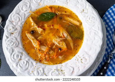 Pikante Oyster Soup Mit Hühnerfleisch