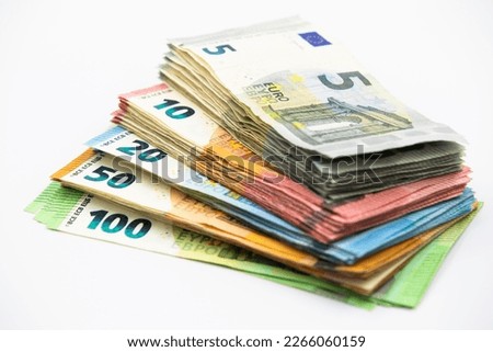 Pile of euro banknotes of 100, 50, 20, 10 and 5 euros.