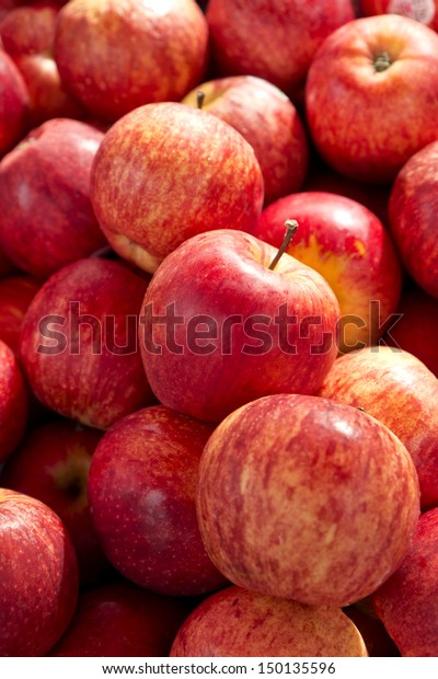 Pile of red Royal Gala\
apples