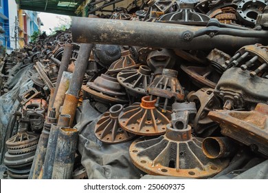 6,544 Pile of car parts Images, Stock Photos & Vectors | Shutterstock