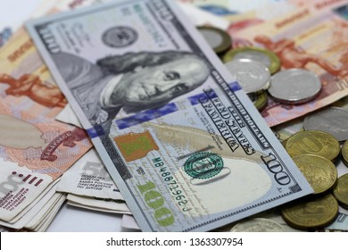 398 Pile Of Singapore Money Stock Photos, Images & Photography 