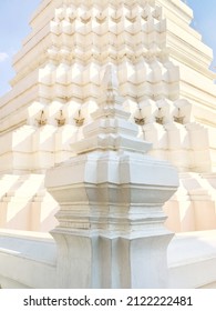 Pillar and stupa with indented corners (Thai architecture)