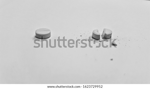 Pills that
can be broken, divided in half,
tablets