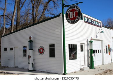 old sinclair gas station