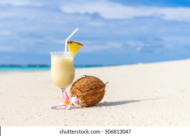 5,939 Pina colada beach Images, Stock Photos & Vectors | Shutterstock