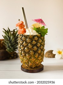 1,555 Pineapple carving Images, Stock Photos & Vectors | Shutterstock