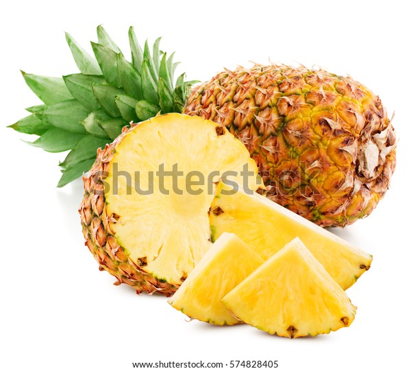 白いパイナップルの背景にパイナップルの果実とスライス の写真素材 今すぐ編集