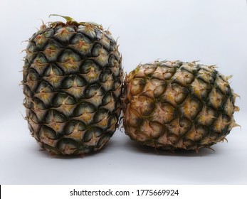 Pineapples Are Tropical Fruits That Are Rich In Vitamins, Enzymes And Antioxidants As It Help Boost The Immune System, Build Strong Bones And Aid Indigestion. 