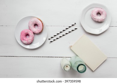 pink donuts