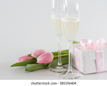 pink fresh tulips gift box 260nw 385196404