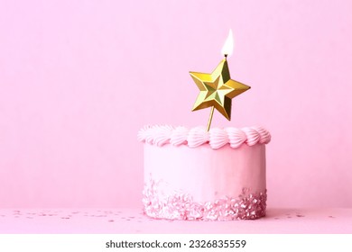 Torta cumpleaños rosa congelada