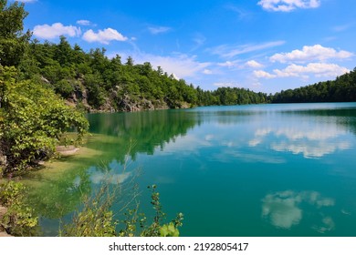 Pink Lake in Gatineau Park - Turquoise waters