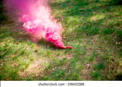 5,652 Pink smoke bomb Images, Stock Photos & Vectors | Shutterstock