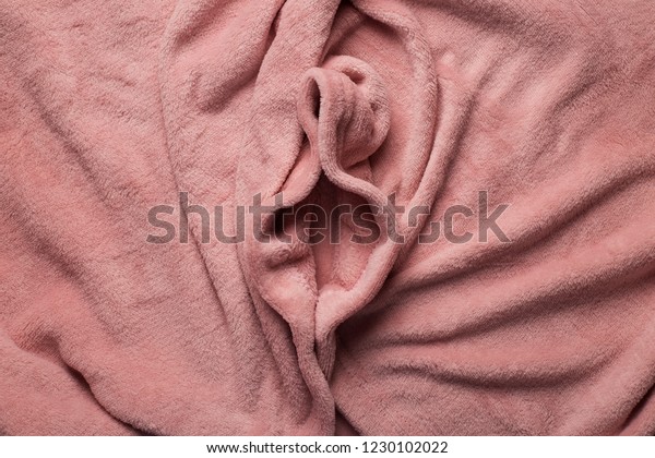 女性の生殖器 外陰部 陰唇 膣として形成されたピンクの柔らかい織物 の写真素材 今すぐ編集
