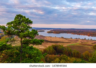 Pinnacle Mountain State Park In Arkansas State.