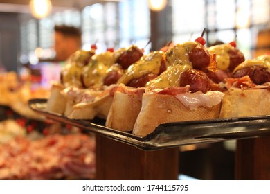 Pintxos De Bilbao En Mercado (España)