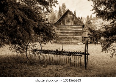 Imagenes Fotos De Stock Y Vectores Sobre Rustic Cabin In The