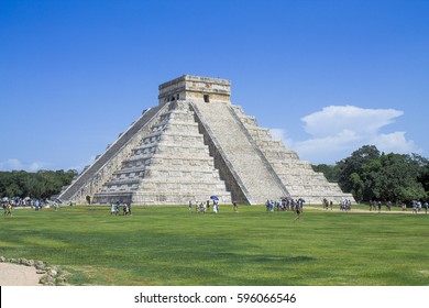 op vakantie Slijm Goodwill Piramide Images, Stock Photos & Vectors | Shutterstock