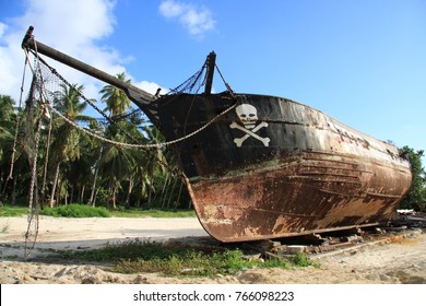 pirate ship, on the ocean