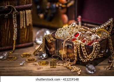 Pirate treasure chest full of jewellery