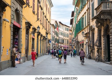 Pisa, Italy - 19 May 2017 : People Walking In The Old Town Of Pisa.