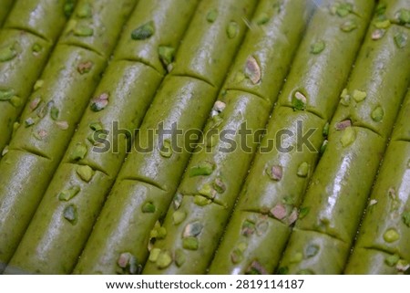 Pistachio paste, green pistachio paste
