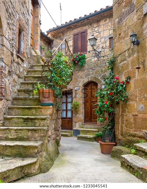 Pitigliano Village Tuscany Italy April 23 Stock Photo 1233045541 ...