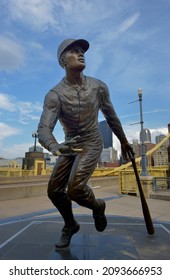 PITTSBURGH, PENNSYLVANIA - DECEMBER 9, 2021: Roberto Clemente Statue, Pittsburgh, Pennsylvania