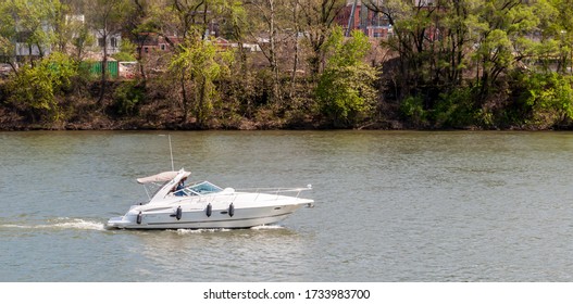 Pittsburgh, Pennsylvania, USA 5/10/20 A Pleasure Craft Boat On The Allegheny River On A Sunny Spring Day