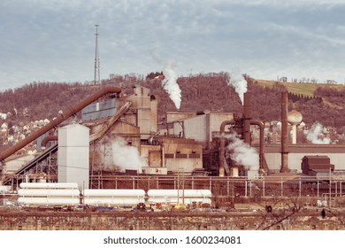 Pittsburgh, Pennsylvania/US - 12/27/2019 : A Beautiful View On Sunset Of One Part Of The Steel Mill In Pittsburgh Pa