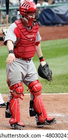 PITTSBURGH - SEPTEMBER 24 : Cincinnati Reds' Catcher Ryan Hanigan Directs The Defense During A Game Against The Pittsburgh Pirates On September 24, 2009 In Pittsburgh, PA.