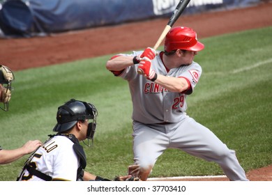 PITTSBURGH - SEPTEMBER 24 : Ryan Hanigan Of Cincinnati Reds Looks At A Pitch Against Pittsburgh Pirate On September 24, 2009 In Pittsburgh, PA.