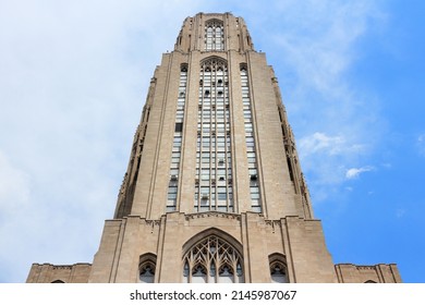 PITTSBURGH, USA - JUNE 30, 2013: Cathedral of Learning building view in Pittsburgh. The main building of University of Pittsburgh is 535 ft tall.