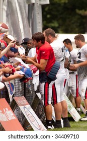 PITTSFORD, NY - JULY 27: Buffalo Bills Players, Including QB Trent Edwards, Greet Fans At Training Camp At St. John Fisher College On July 27, 2009 In Pittsford, NY (near Rochester).