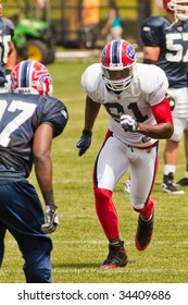 PITTSFORD, NY - JULY 27: WR Terrell Owens Of The Buffalo Bills Works Out At Training Camp At St. John Fisher College On July 27, 2009 In Pittsford, NY (near Rochester).