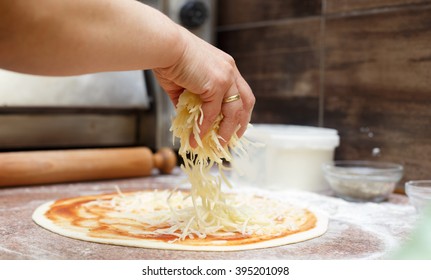 Pizza Making Pizza