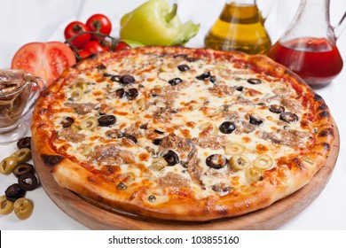 Pizza Marinara with tuna - Powered by Shutterstock