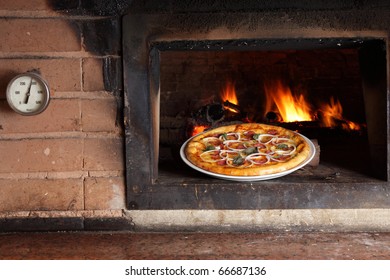 Pizza Oven Stock Photo 66687136 | Shutterstock