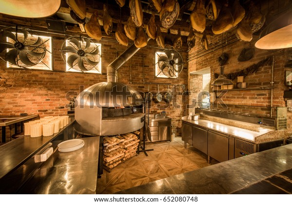 Pizza Oven Open Kitchen Italian Restaurant Stock Photo Edit Now 652080748