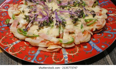 Pizza With Rice Cake And Vegetable 