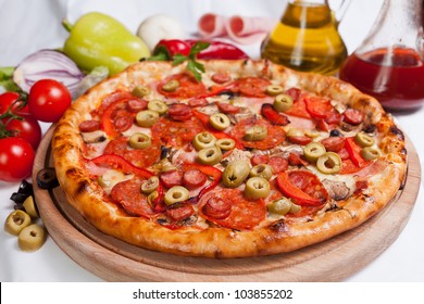 Pizza Salamy And Green Olives