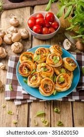 Pizza Snails In Puff Pastry With Ham, Cheese And Mushrooms