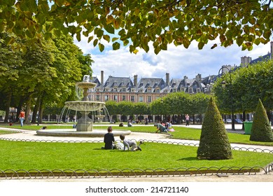 Place Des Vosges Images Photos Et Images Vectorielles De Stock Shutterstock