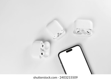 place for in iPhone 15 Pro Max, copy space. dynamic island. air pods 3 pro