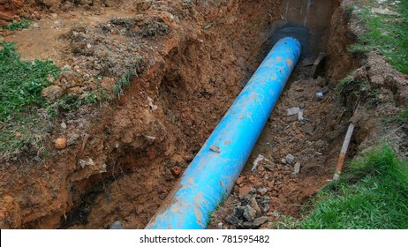 Place an underground pipe in a job site.