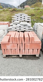 A place where materials for infrastructure and superstructure construction, roadside paving stones and paving stones are stored.