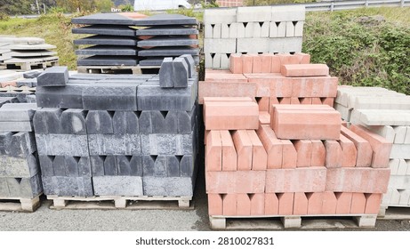 A place where materials for infrastructure and superstructure construction, roadside paving stones and paving stones are stored.