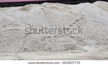A place where materials for infrastructure and superstructure construction, roadside paving stones and paving stones are stored.