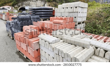 A place where materials for infrastructure and superstructure construction, roadside paving stones and paving stones are stored.