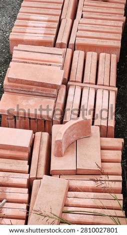 A place where materials for infrastructure and superstructure construction, roadside paving stones and paving stones are stored.